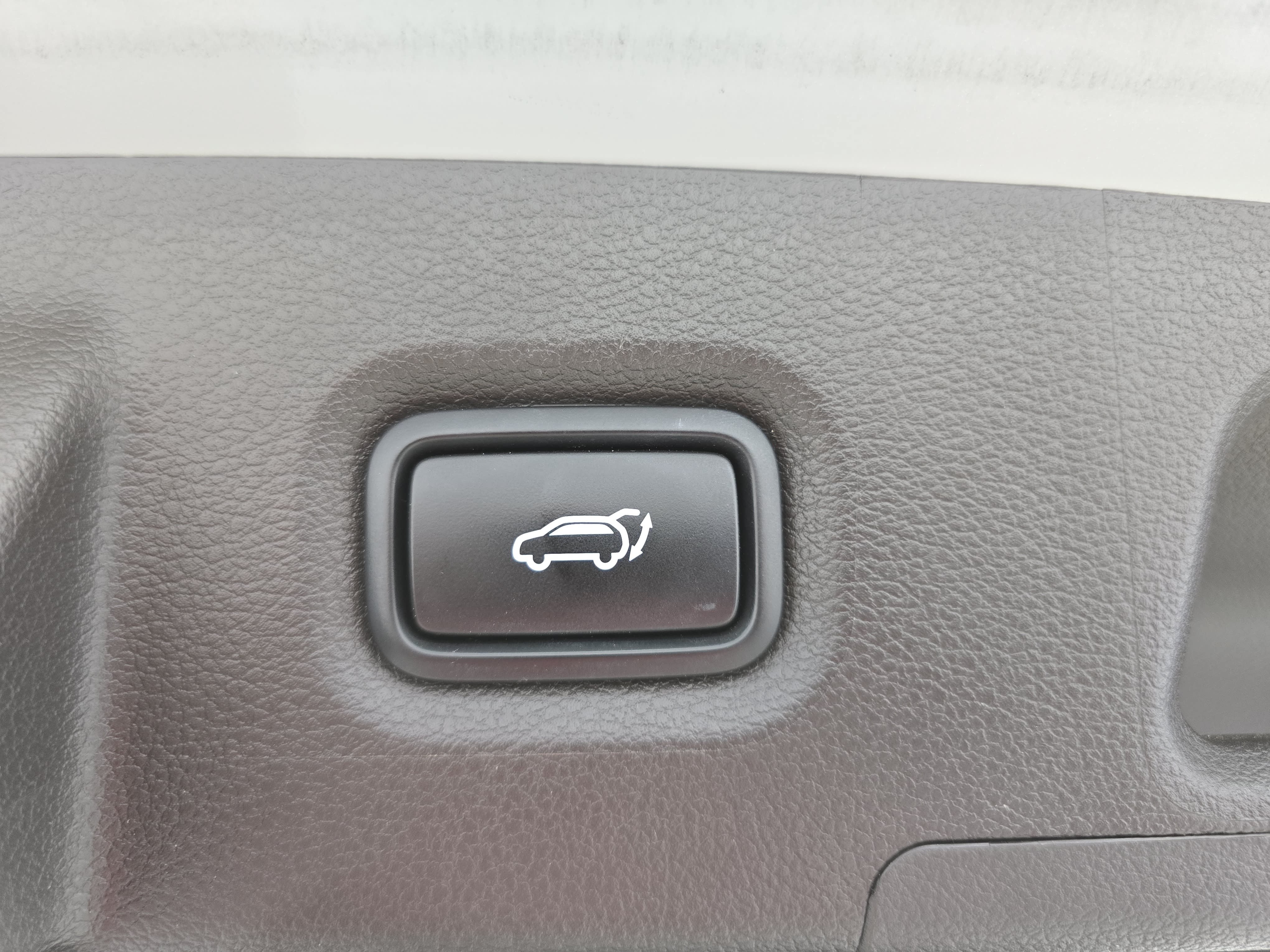 Used 2020 Hyundai Santa Fe Limited FWD image 13