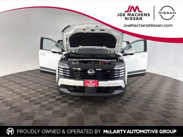 Used 2025 Nissan Kicks SR image 11