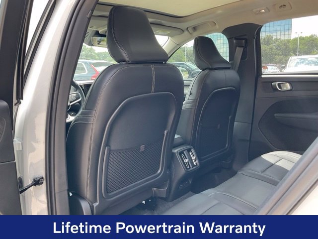 New 2026 Volvo XC40 B4 Core w/ Climate Package FWD image 20