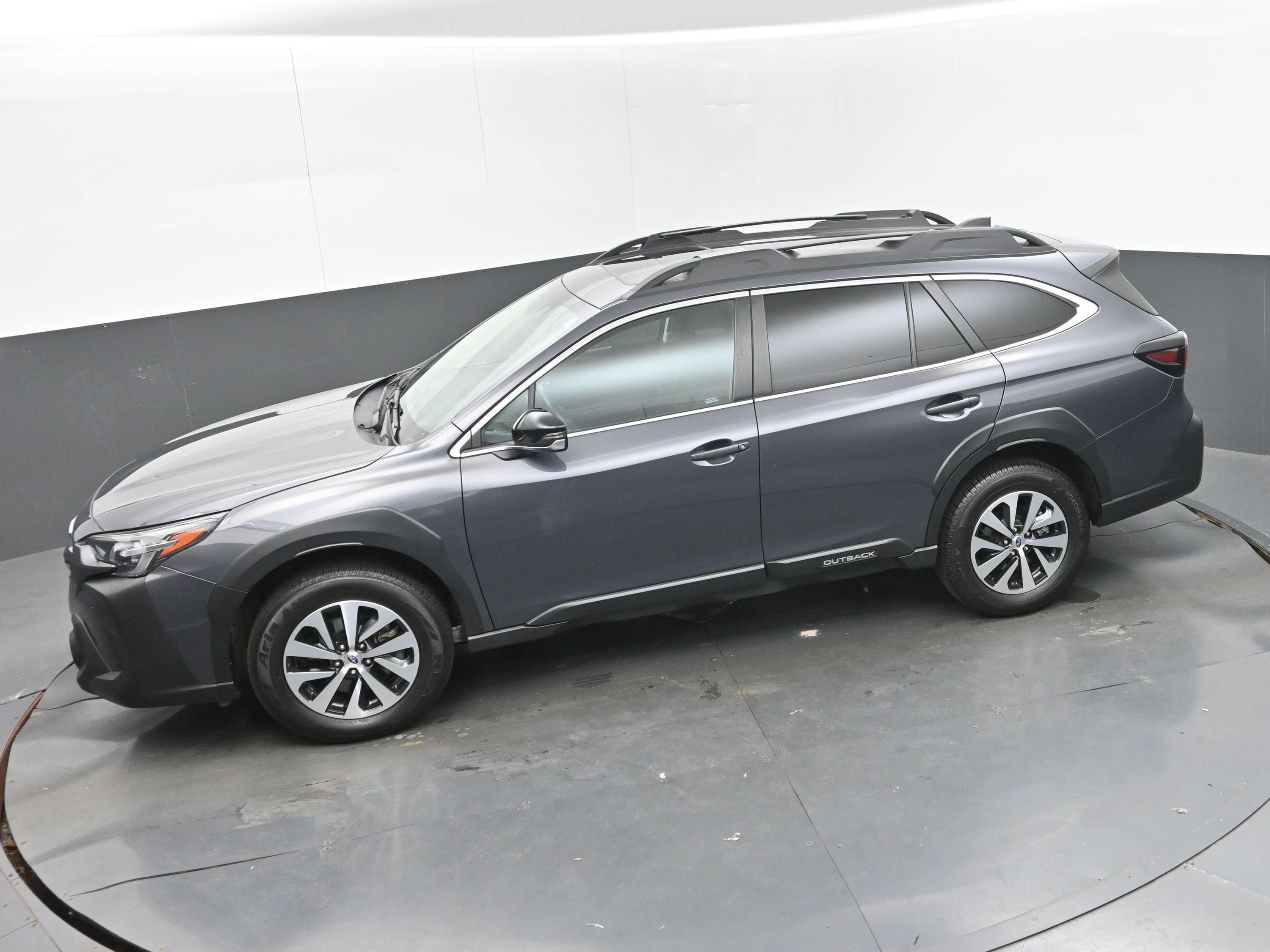 Used 2024 Subaru Outback Premium AWD/4WD image 34