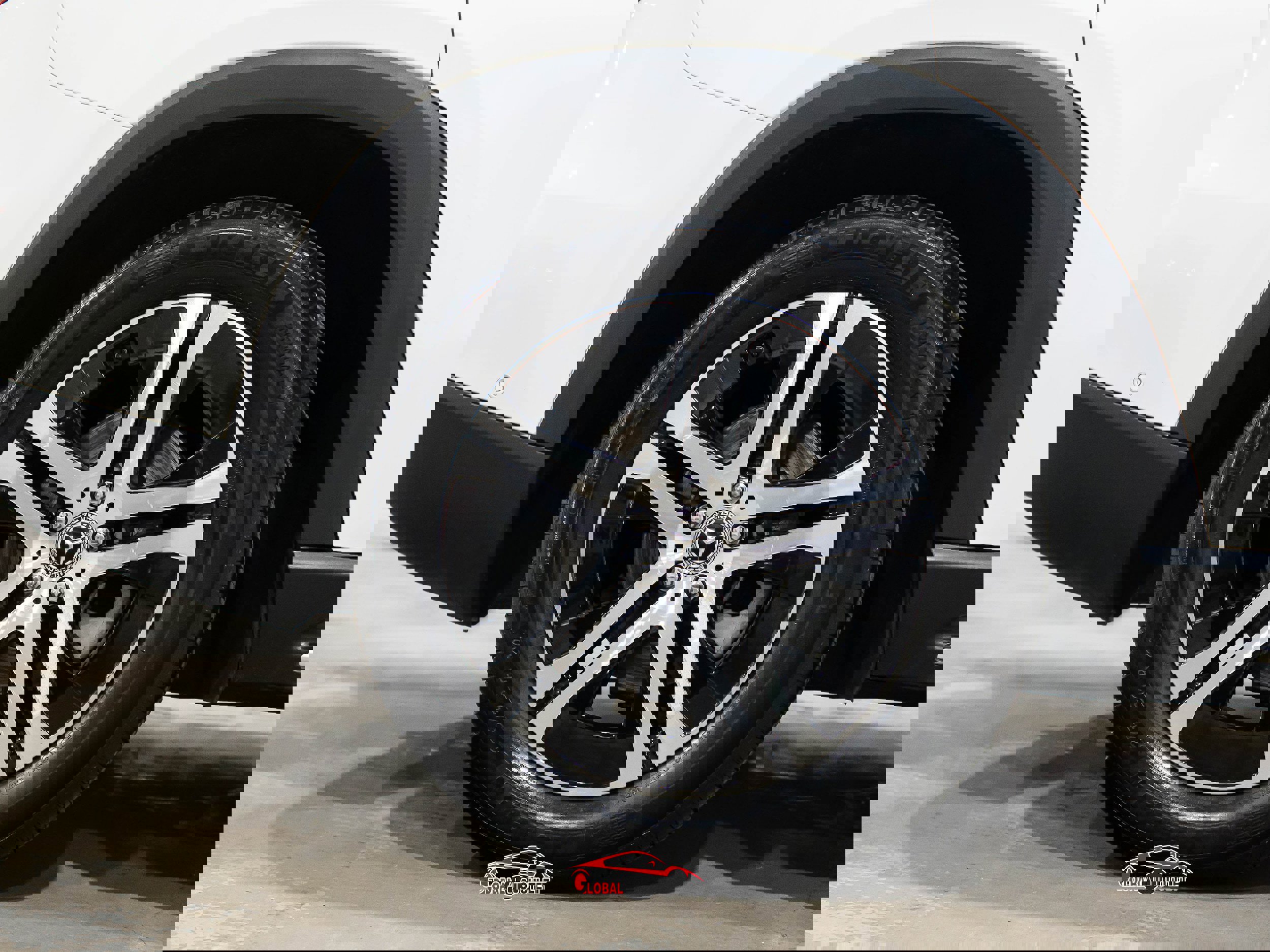 Used 2021 Mercedes-Benz GLS 450 4MATIC image 10