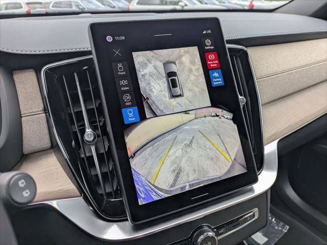 New 2026 Volvo XC90 T8 Plus w/ Protection Package AWD/4WD image 9