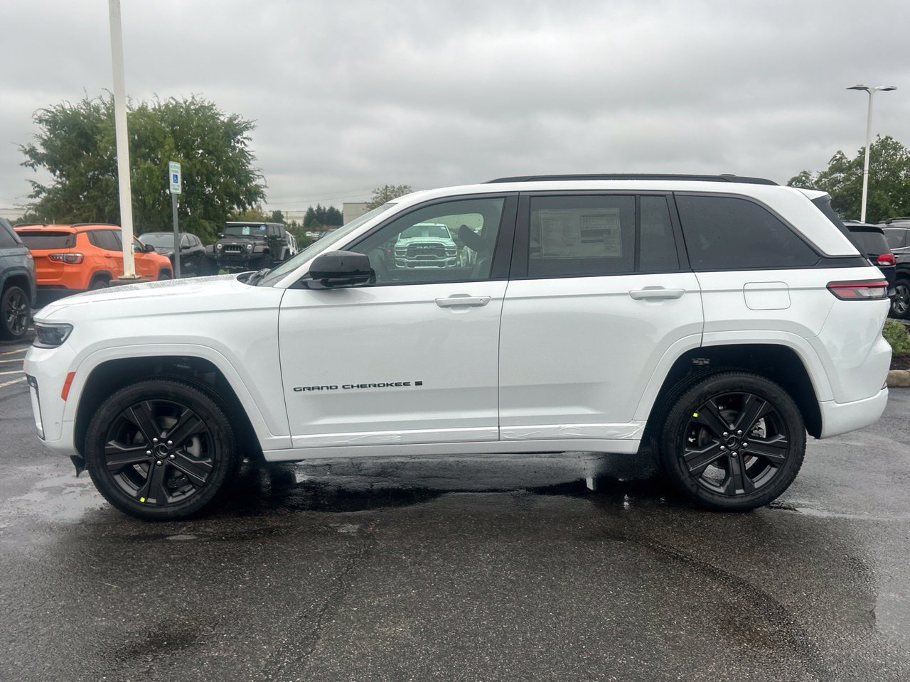 New 2027 Jeep Grand Cherokee Limited AWD/4WD image 6