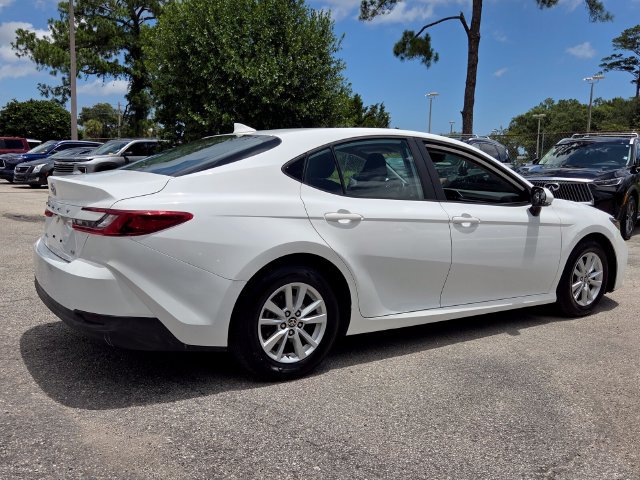 Used 2025 Toyota Camry LE FWD image 7