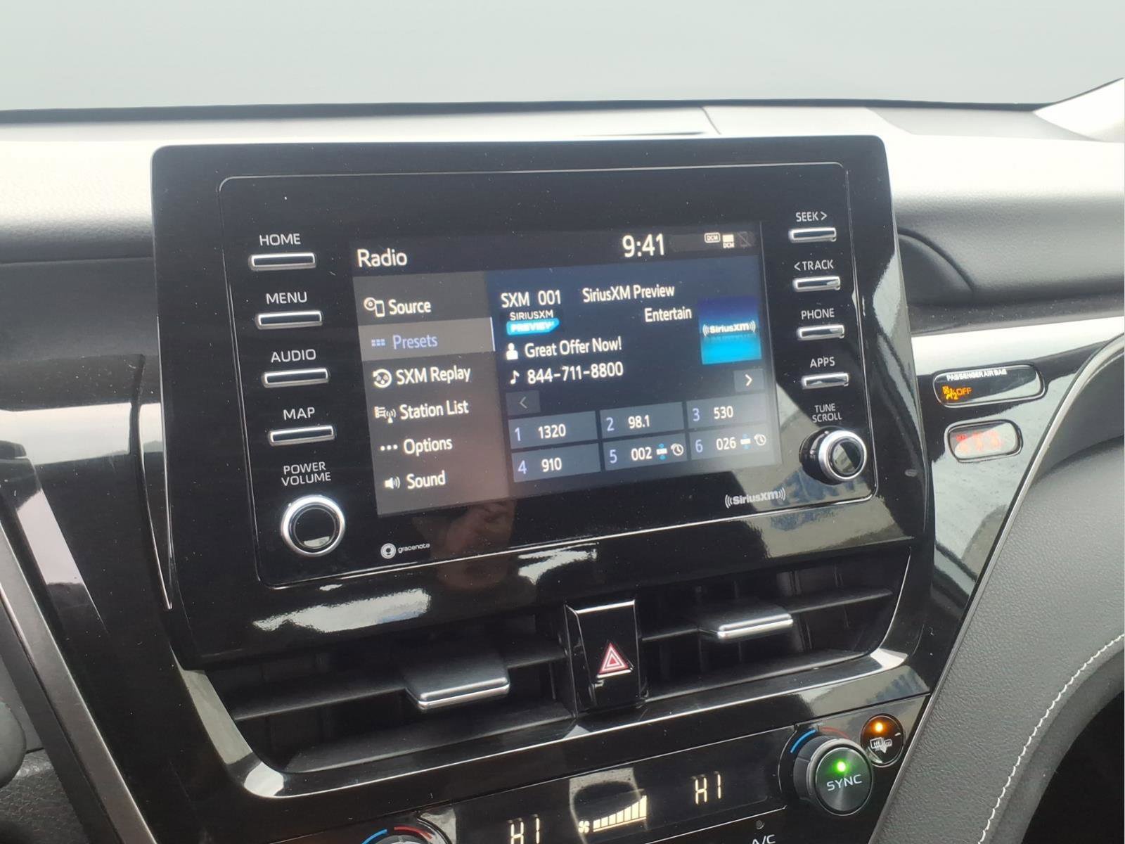 Used 2023 Toyota Camry SE image 16