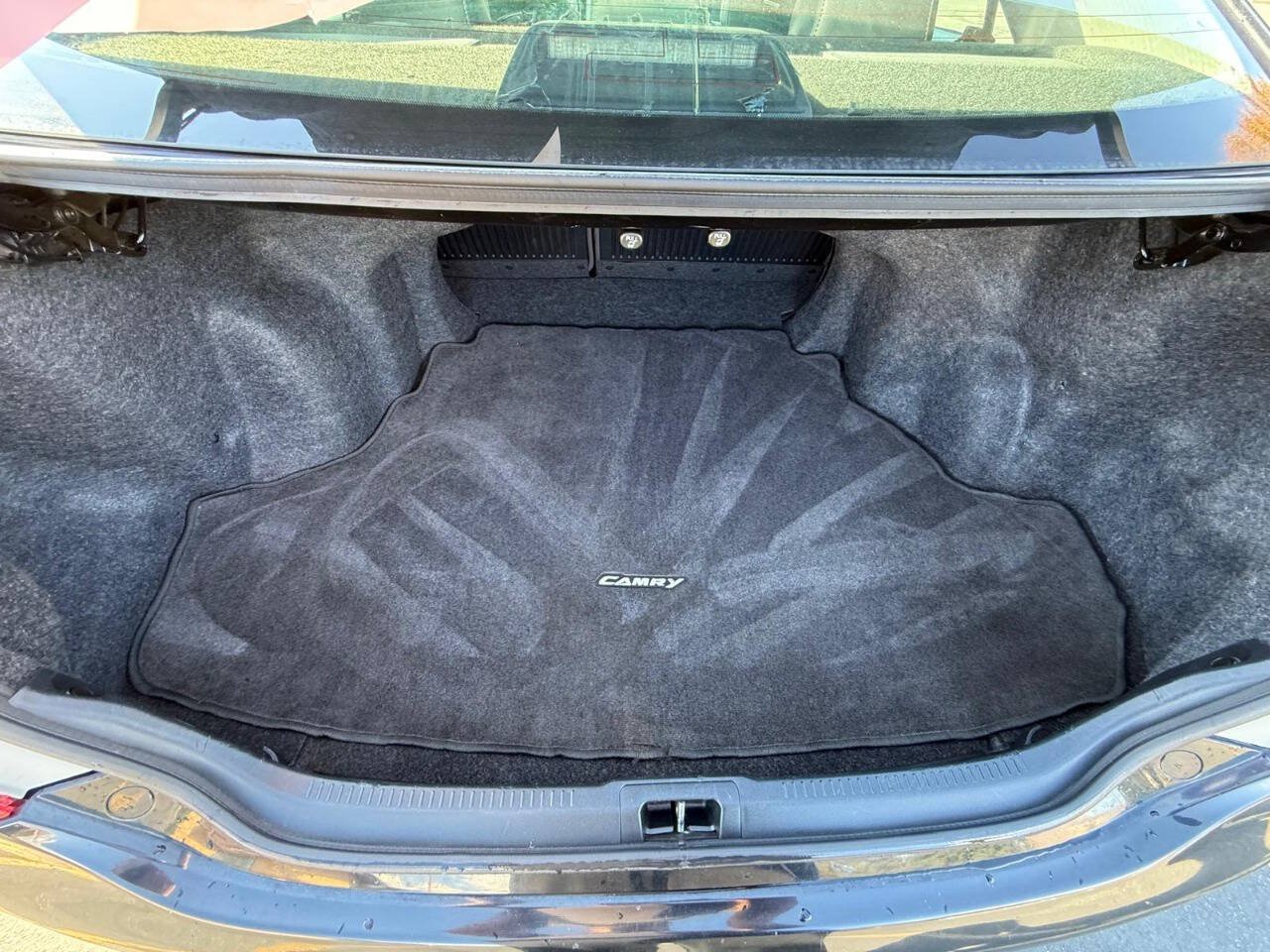 Used 2013 Toyota Camry SE FWD image 14