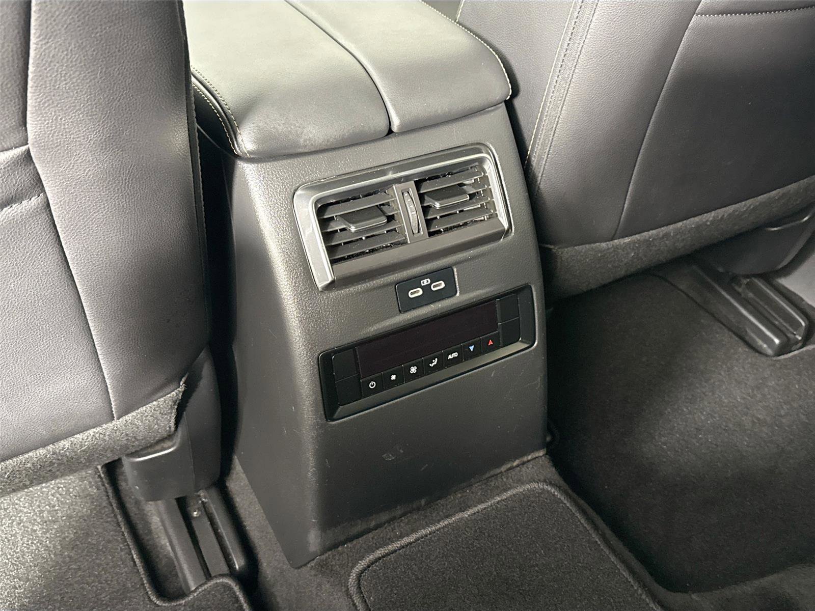 Certified 2024 MAZDA CX-90 3.3 Turbo w/ Preferred Package image 36