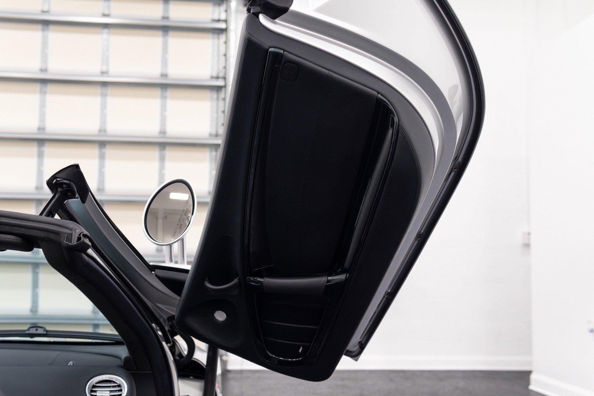 Used 2009 Mercedes-Benz SLR image 51