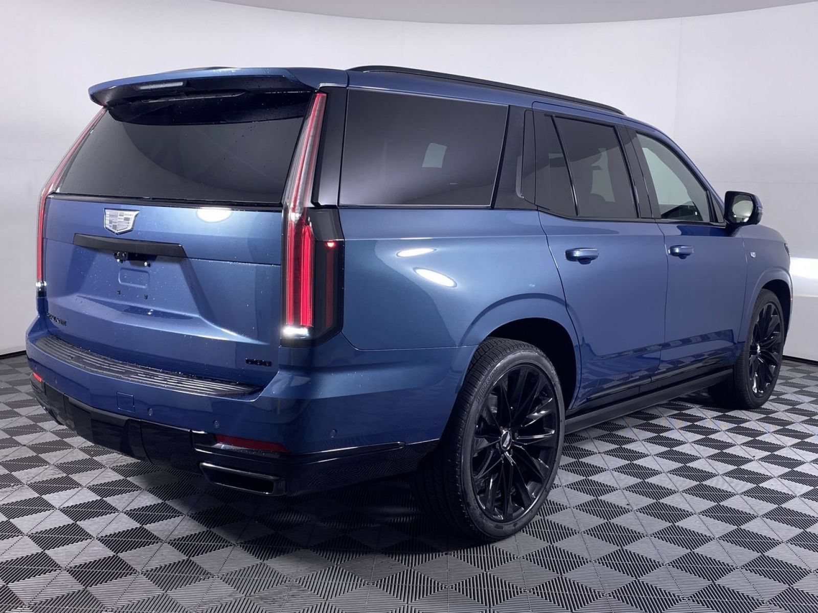 New 2026 Cadillac Escalade Platinum Sport w/ LPO, ONYX Package AWD/4WD image 21