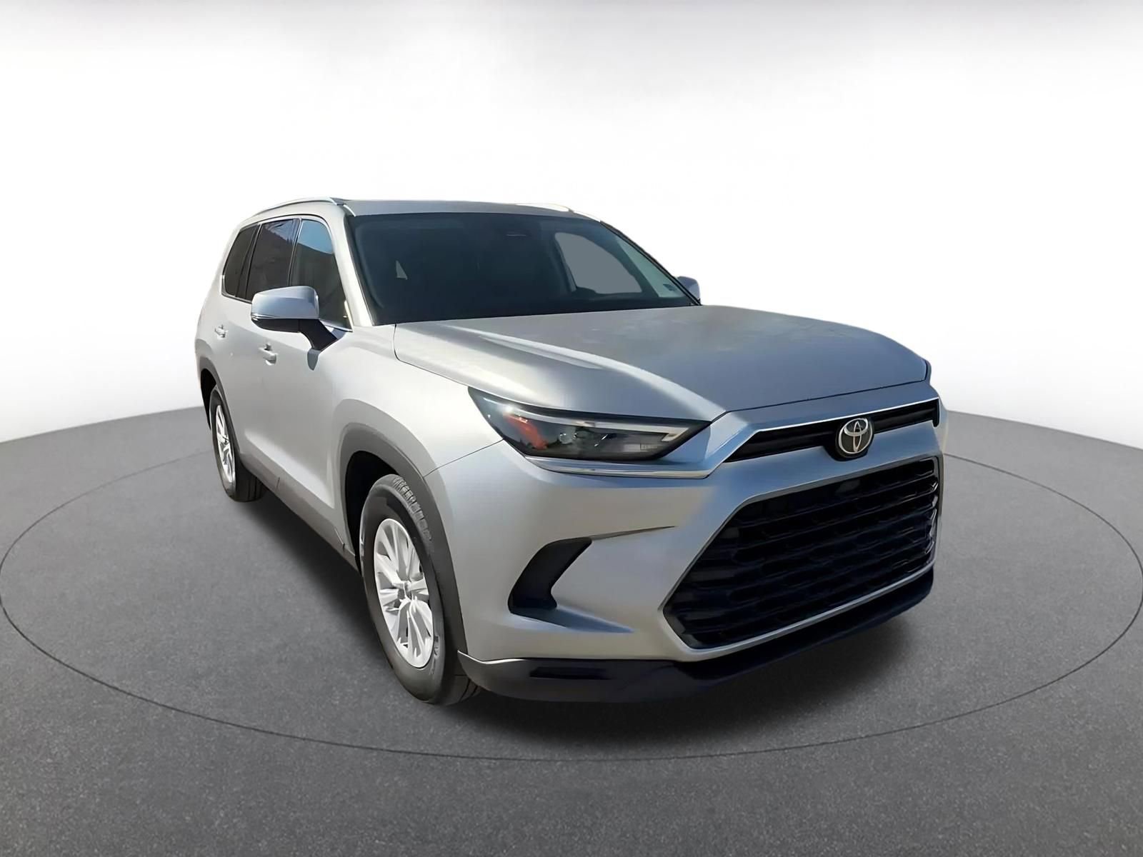 Used 2025 Toyota Grand Highlander FWD image 3