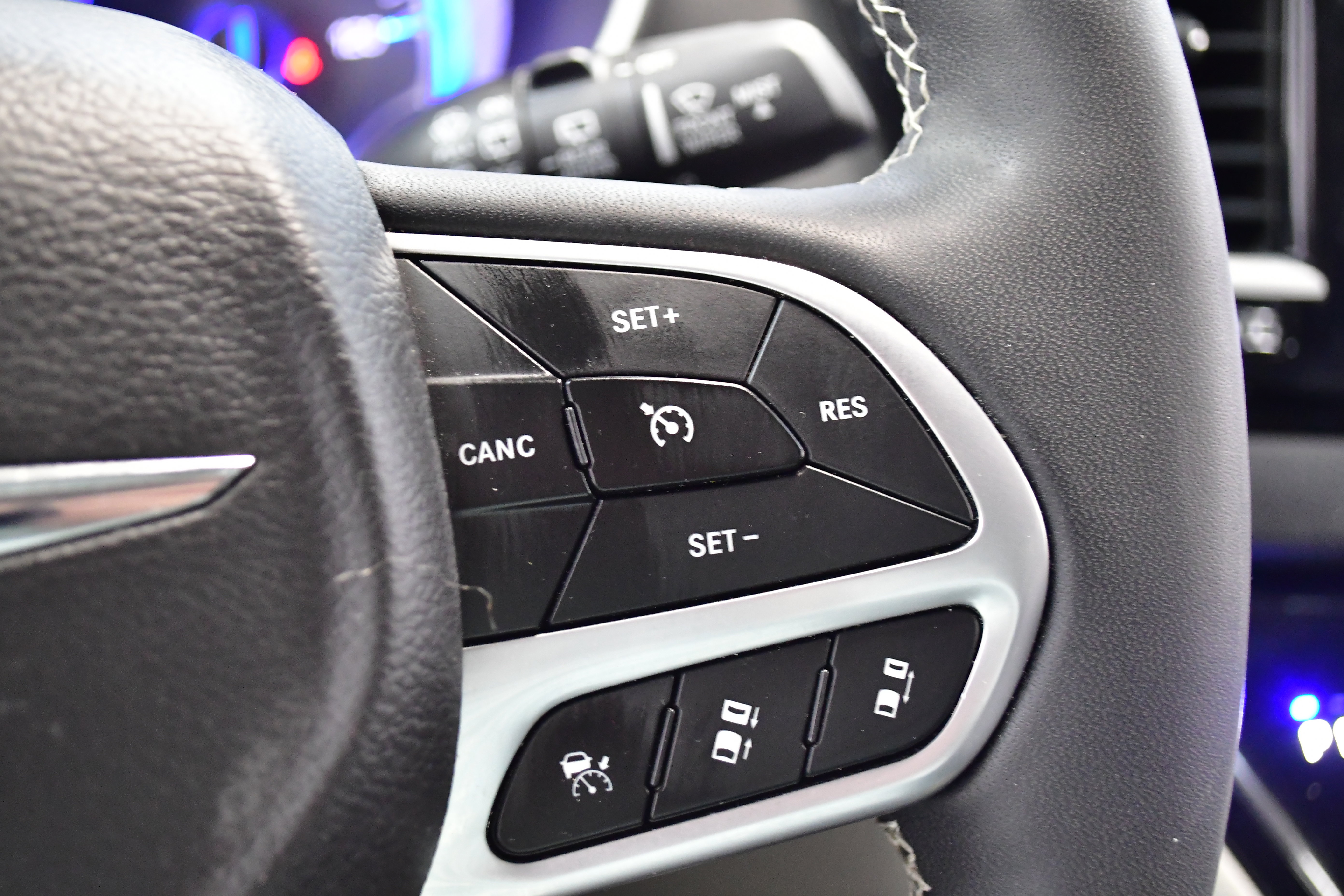 Used 2024 Chrysler Pacifica Touring-L image 24