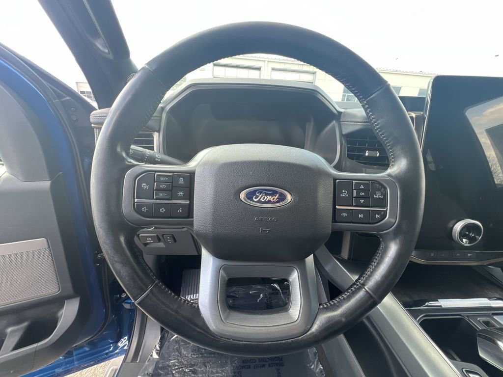 Used 2022 Ford F150 Lightning Lariat image 16