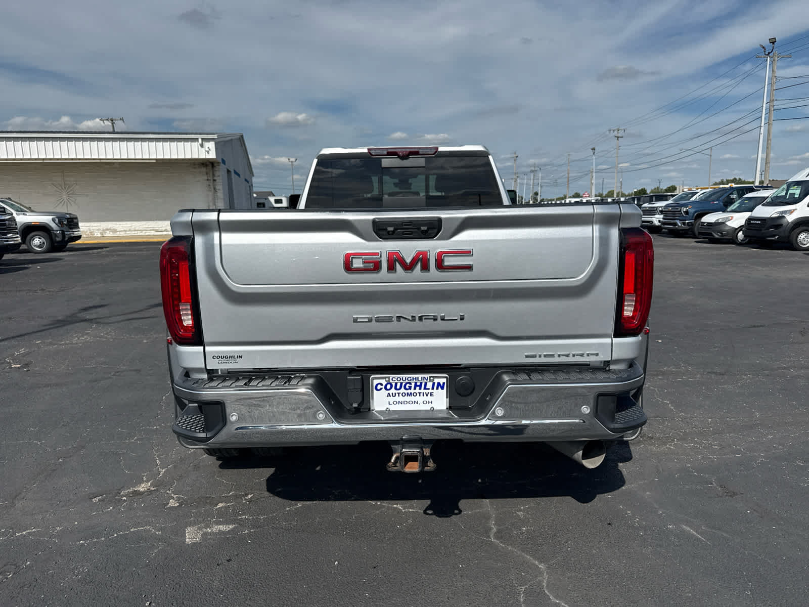 Certified 2022 GMC Sierra 3500 Denali w/ Technology Package AWD/4WD image 4