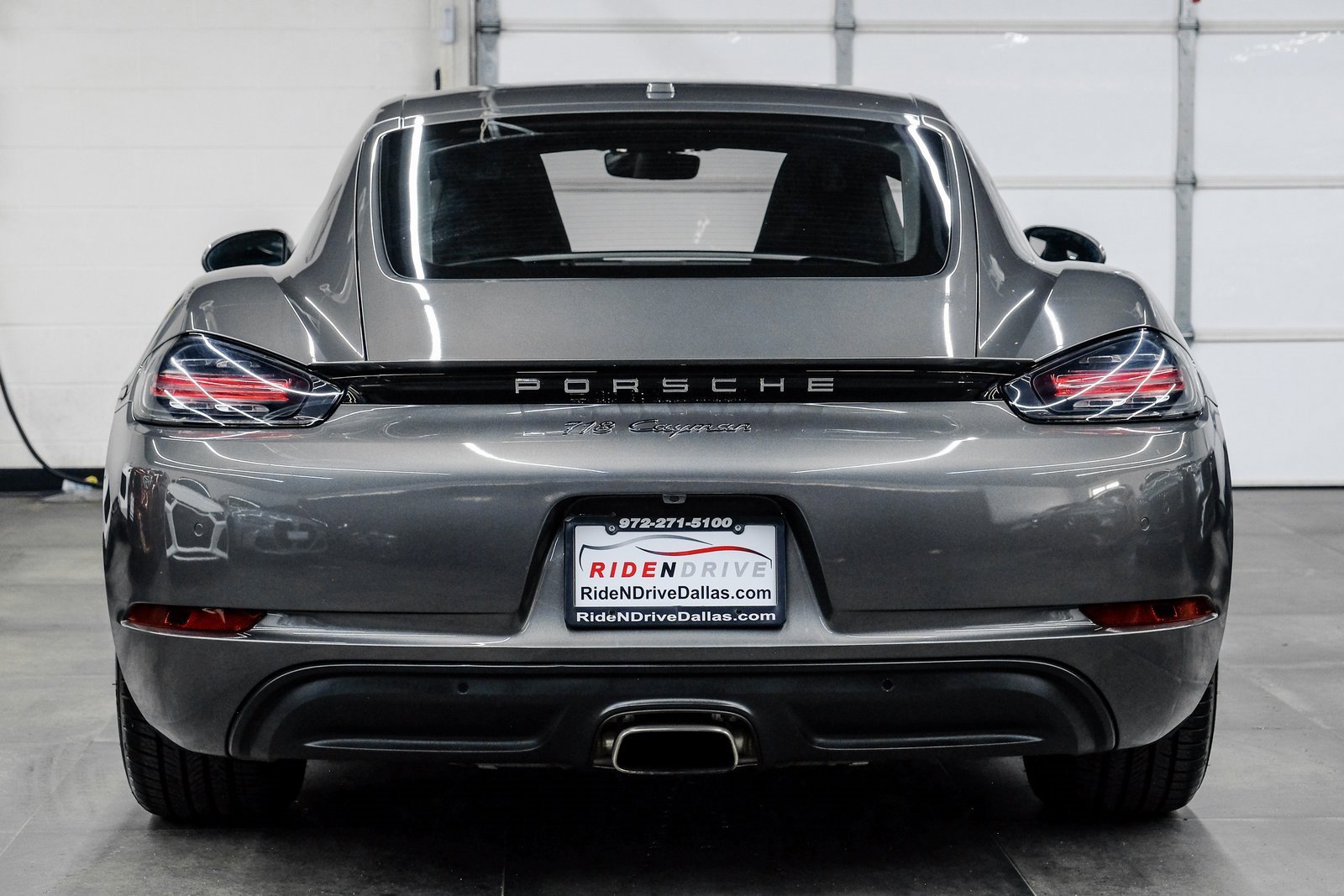 Used 2022 Porsche 718 Cayman image 16