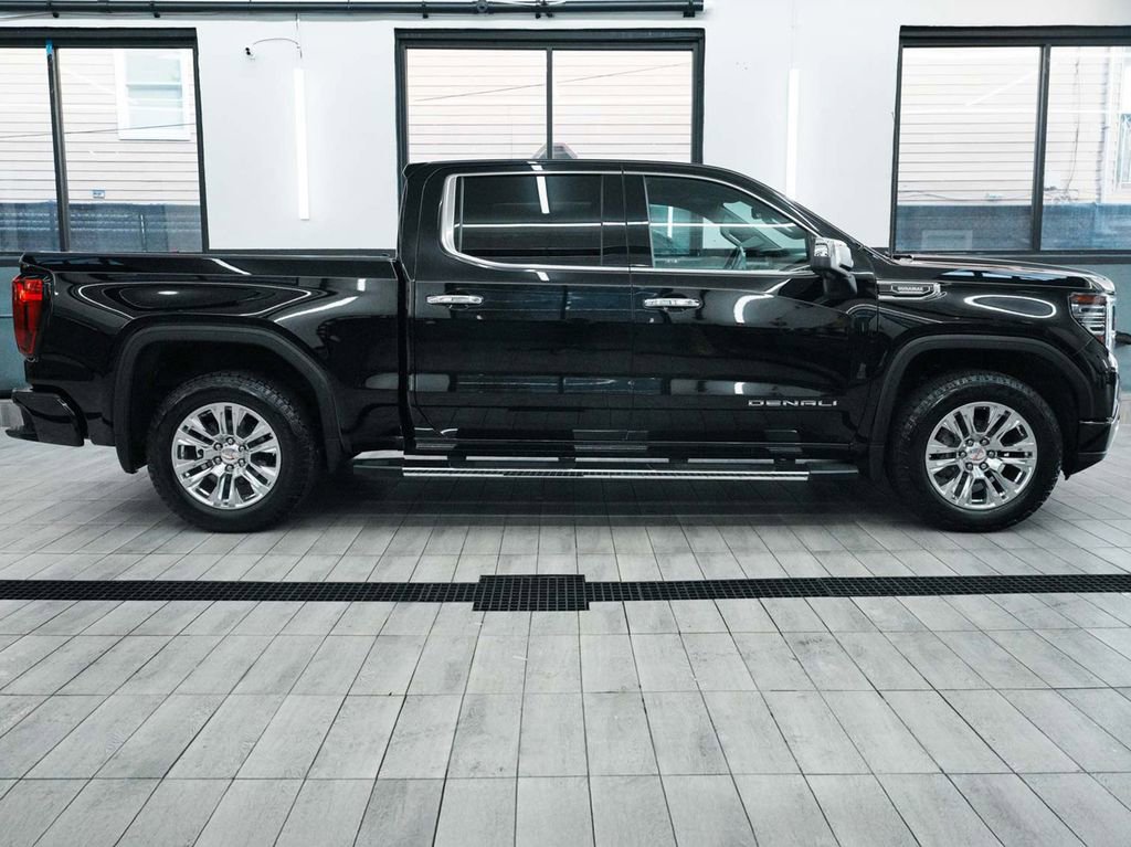 Used 2024 GMC Sierra 1500 Denali w/ Technology Package AWD/4WD image 5