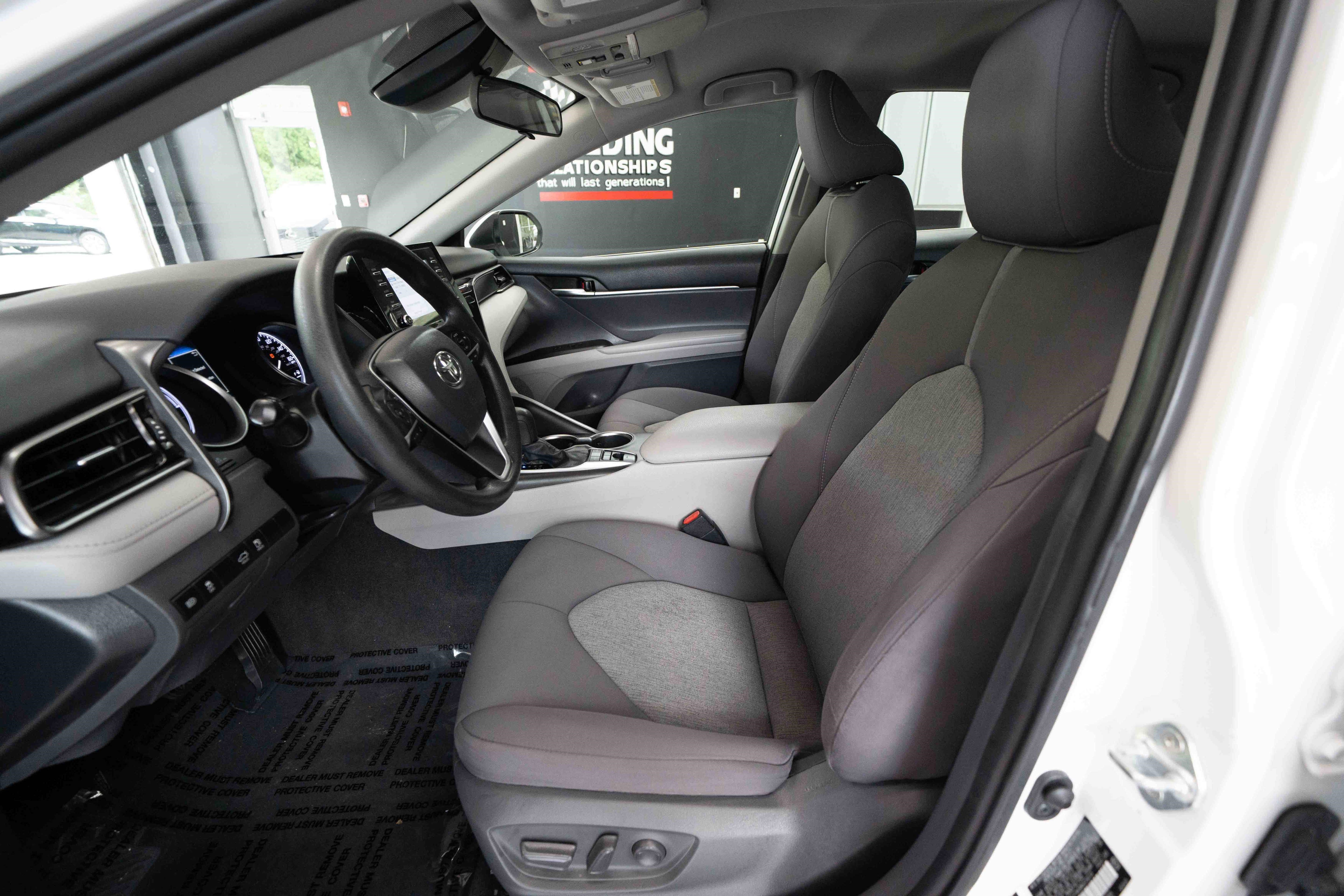 Used 2021 Toyota Camry LE FWD image 9