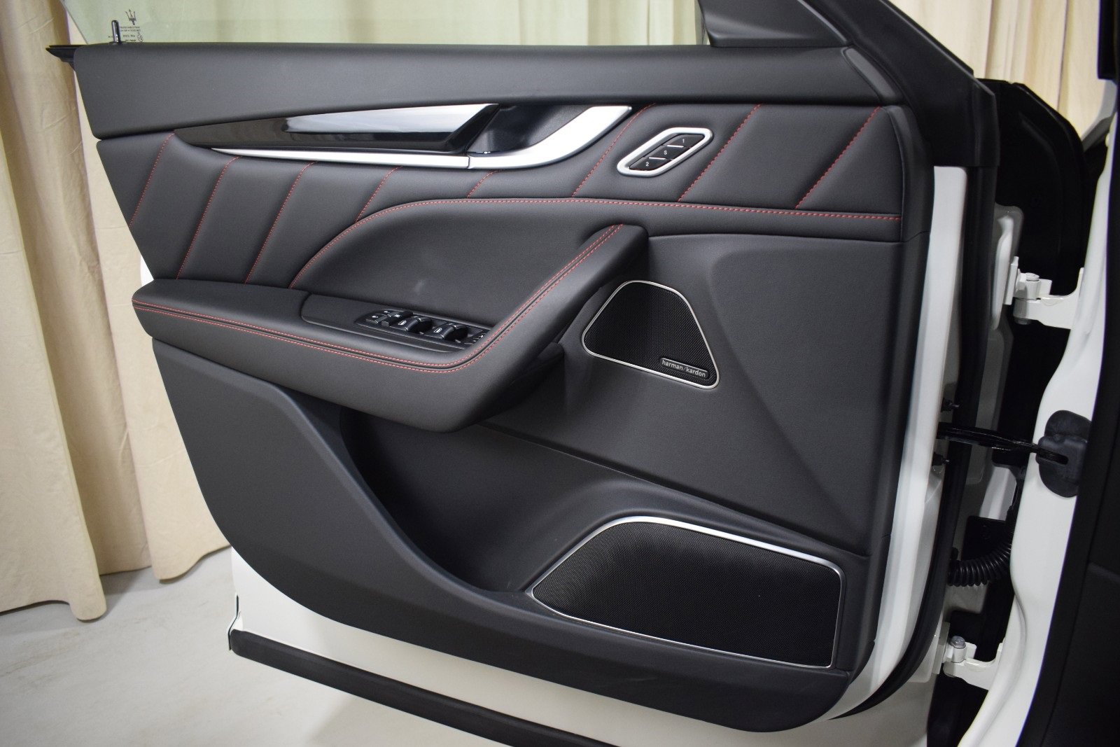 Certified 2022 Maserati Levante GT image 36