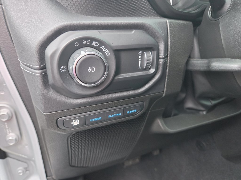 Used 2024 Jeep Wrangler Unlimited Rubicon 4xe AWD/4WD image 27