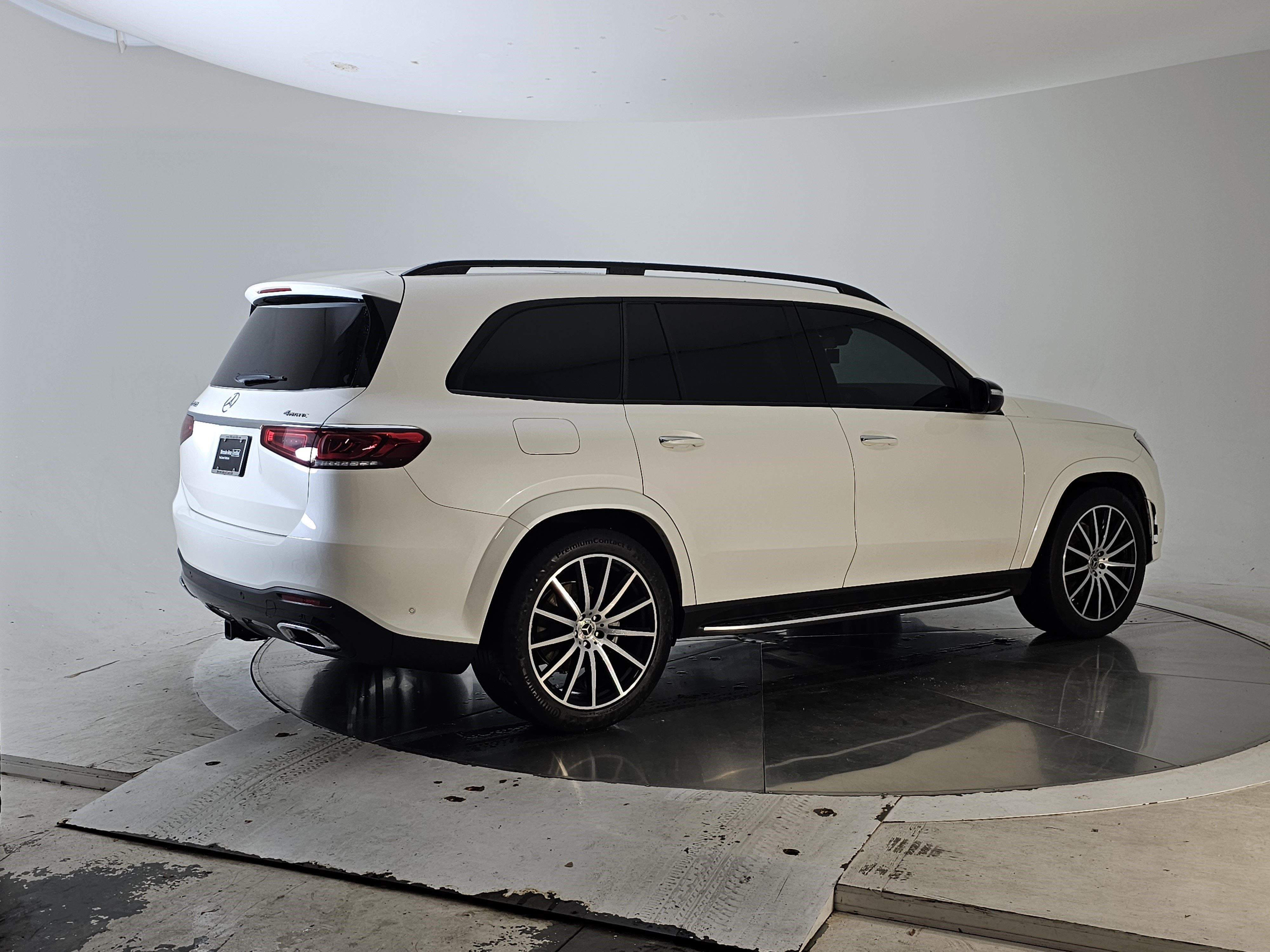 Used 2022 Mercedes-Benz GLS 450 4MATIC image 2