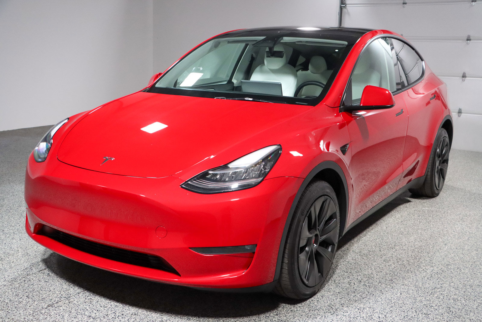 Used 2023 Tesla Model Y AWD image 26