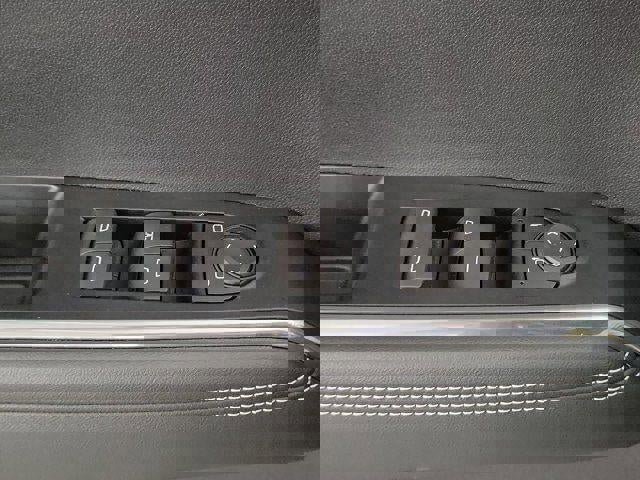 Used 2024 GMC Acadia Elevation w/ Luxury Package image 17