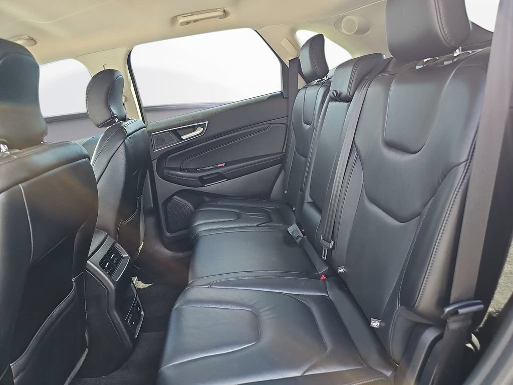Used 2019 Ford Edge Titanium AWD/4WD image 14