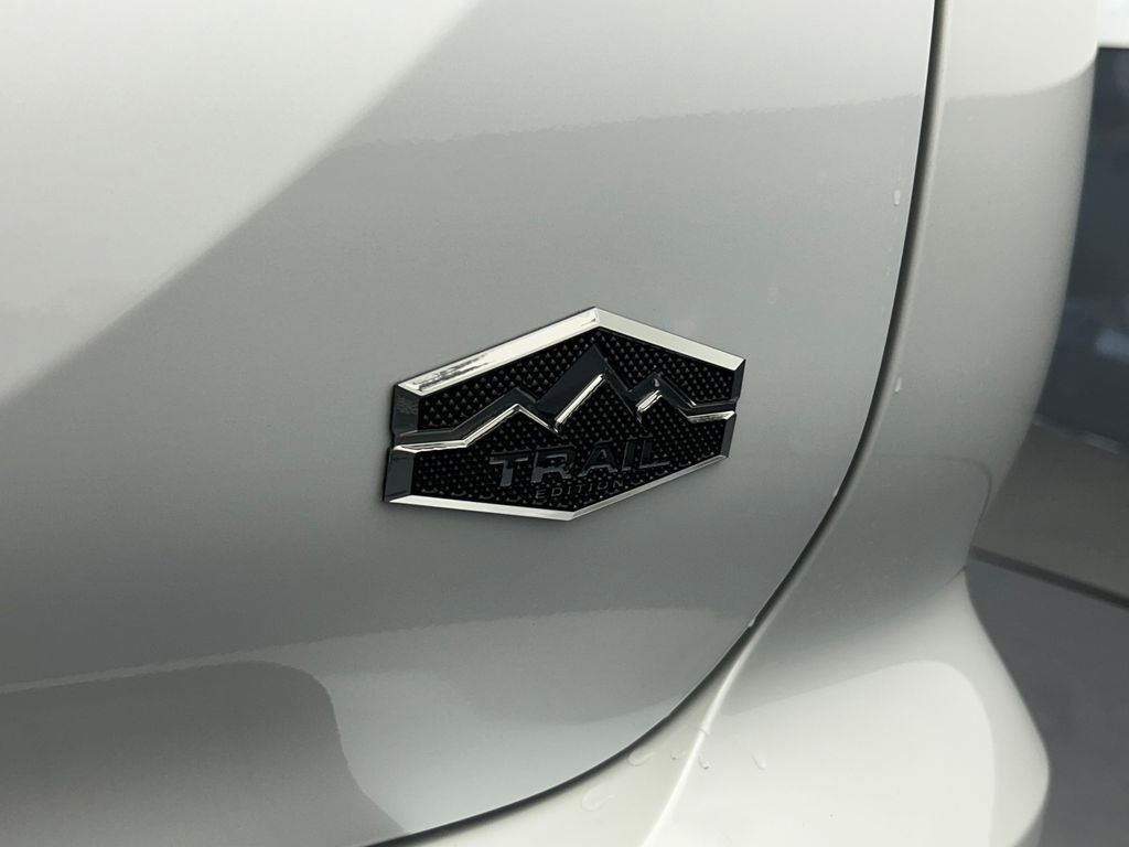 New 2026 Mitsubishi Outlander Trail Edition image 39