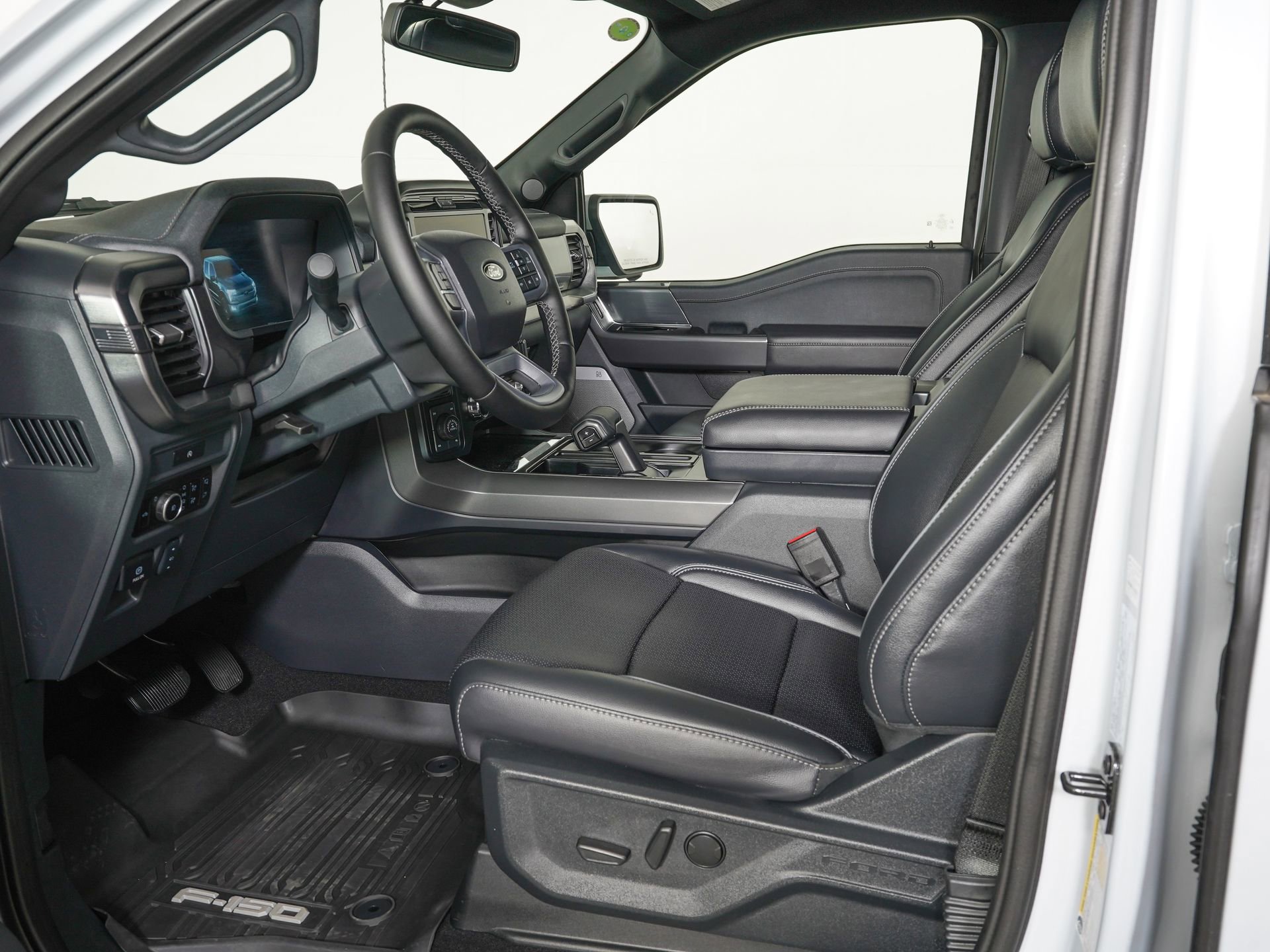 Used 2025 Ford F150 Lariat w/ Equipment Group 501A Mid image 14