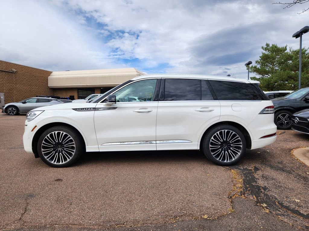 Used 2023 Lincoln Aviator Black Label w/ Dynamic Handling Package image 4