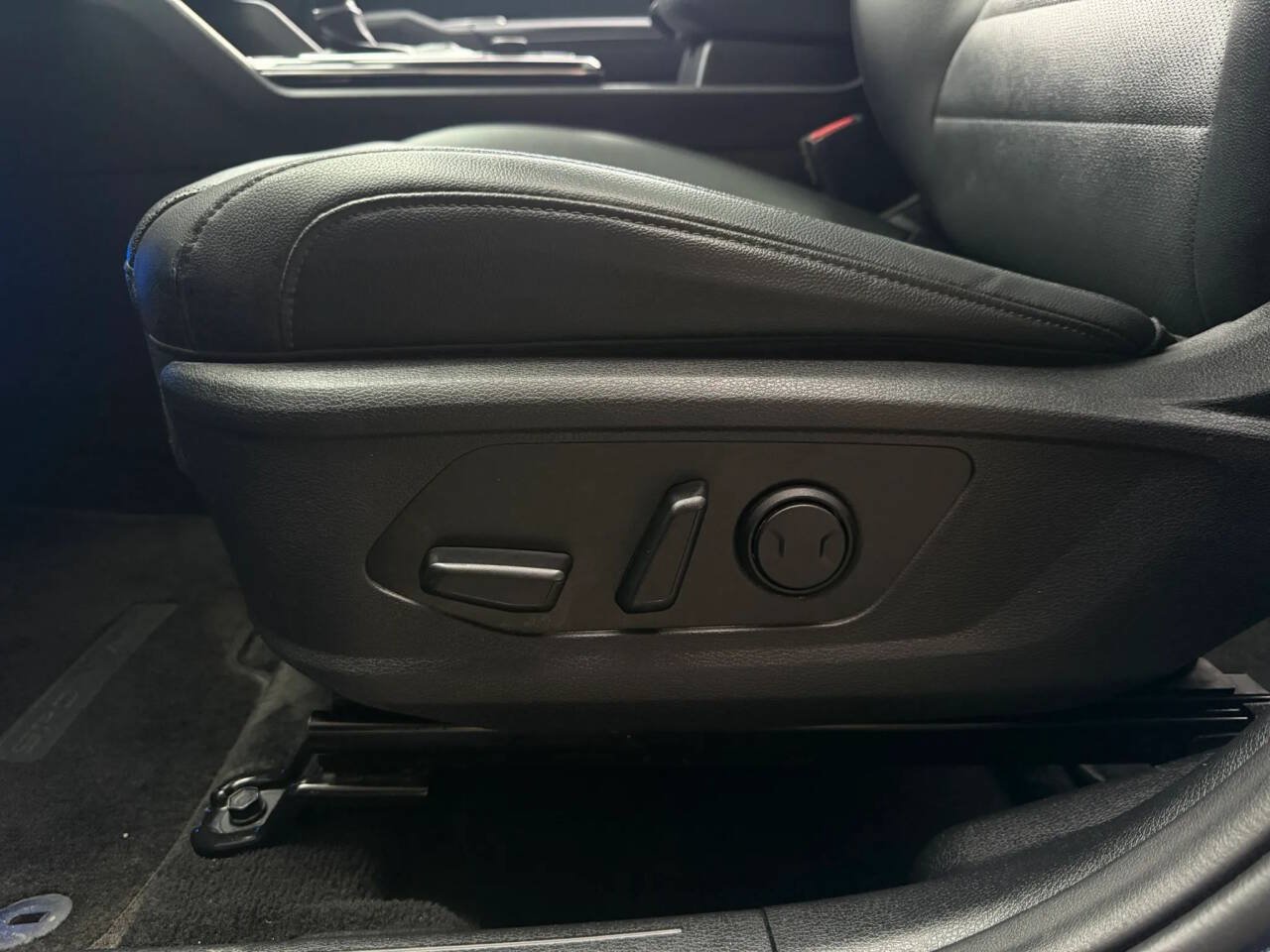 Used 2023 Kia Sportage SX FWD image 21