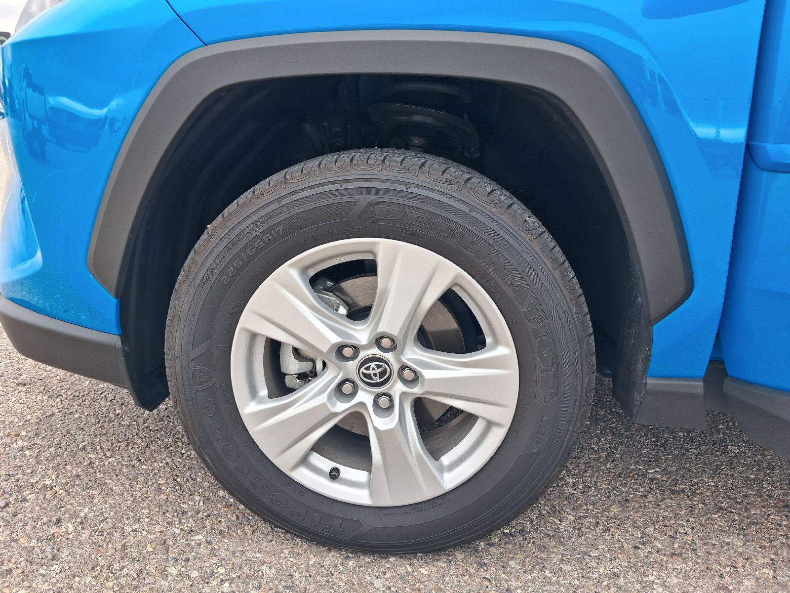 Used 2020 Toyota RAV4 XLE w/ Convenience Package FWD image 39