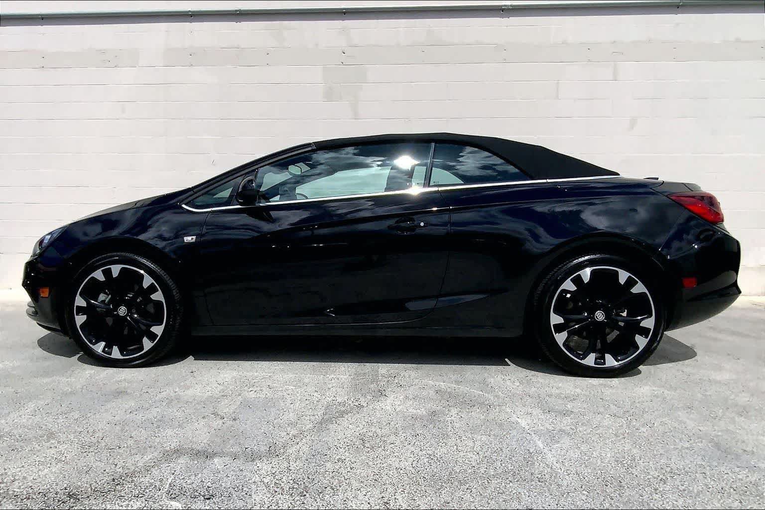 Used 2018 Buick Cascada Sport Touring w/ Dark Effects Package FWD image 3