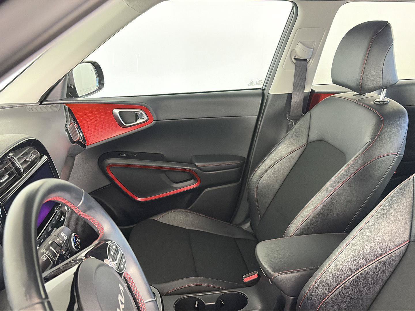 Used 2023 Kia Soul GT-Line FWD image 16