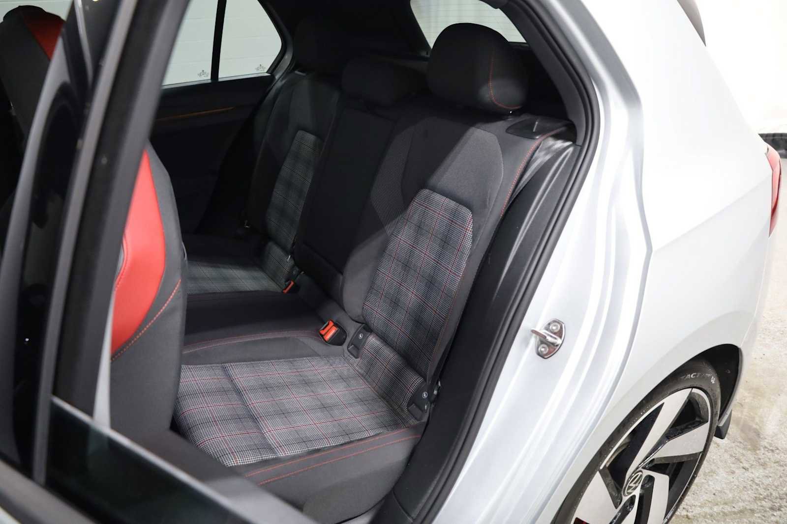 Used 2022 Volkswagen GTI SE image 34