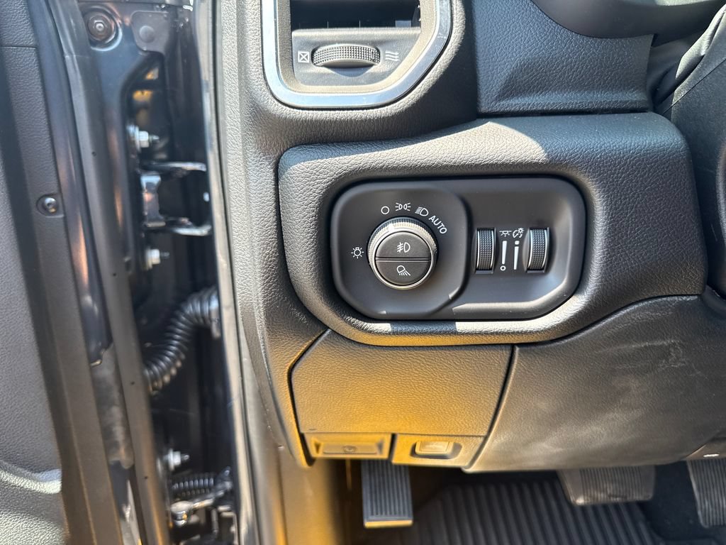 New 2026 RAM 2500 Laramie w/ Night Edition AWD/4WD image 12