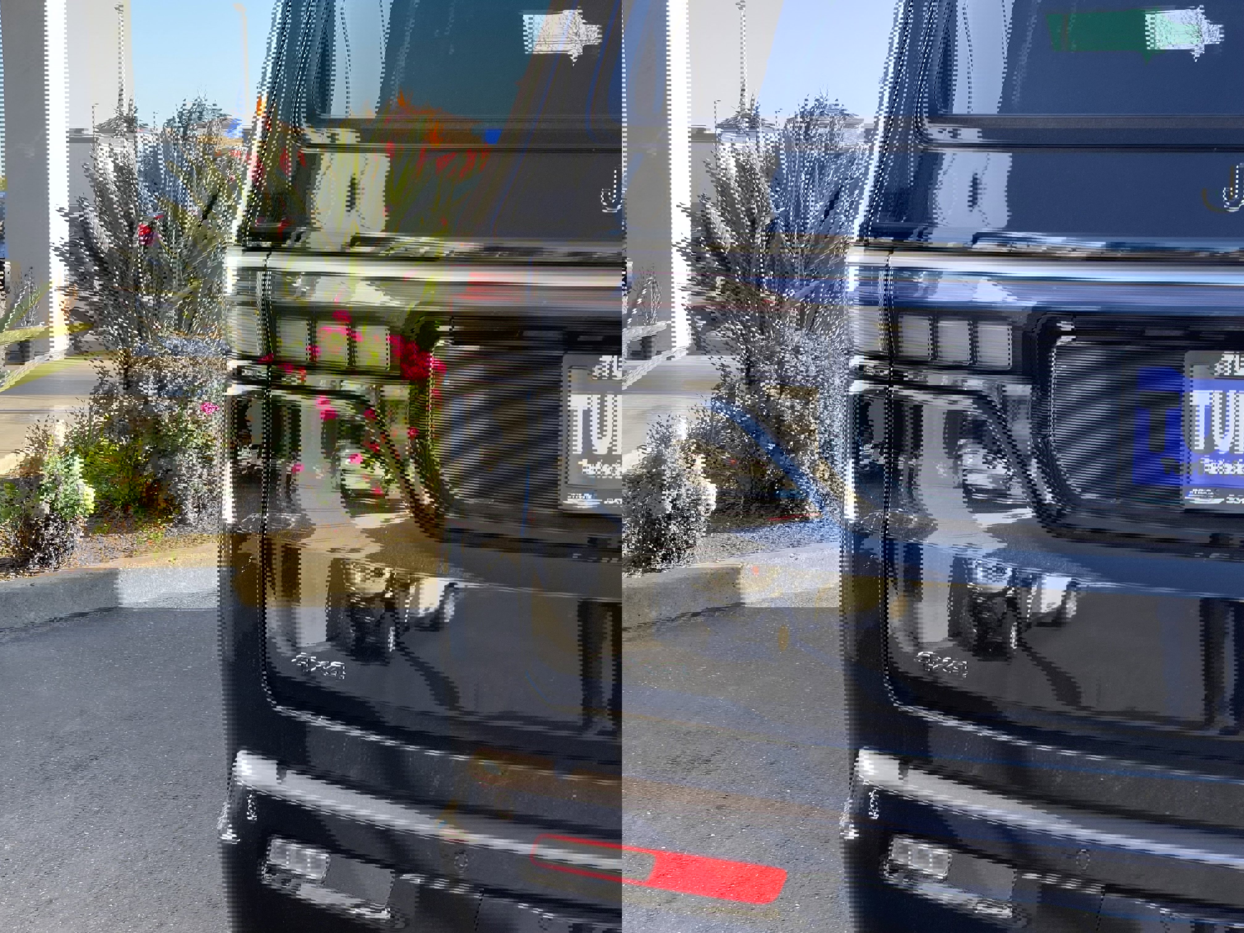 New 2026 Jeep Grand Wagoneer L 4WD w/ HD Trailer Tow Package image 14