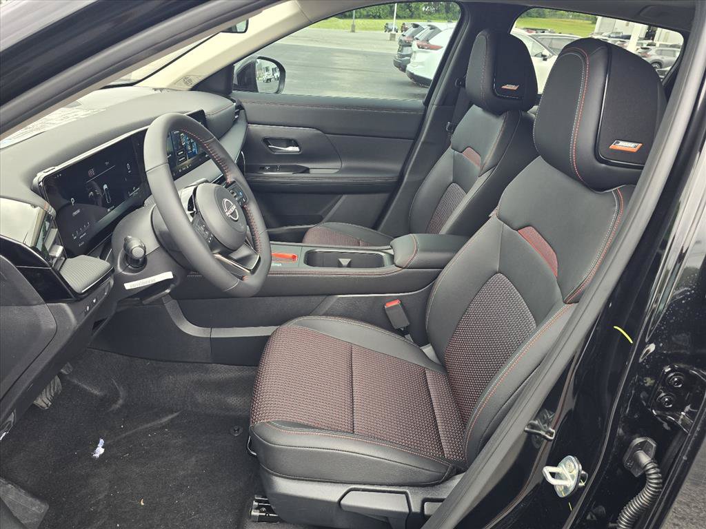 New 2026 Nissan Kicks SR w/ SR Premium Package AWD/4WD image 12