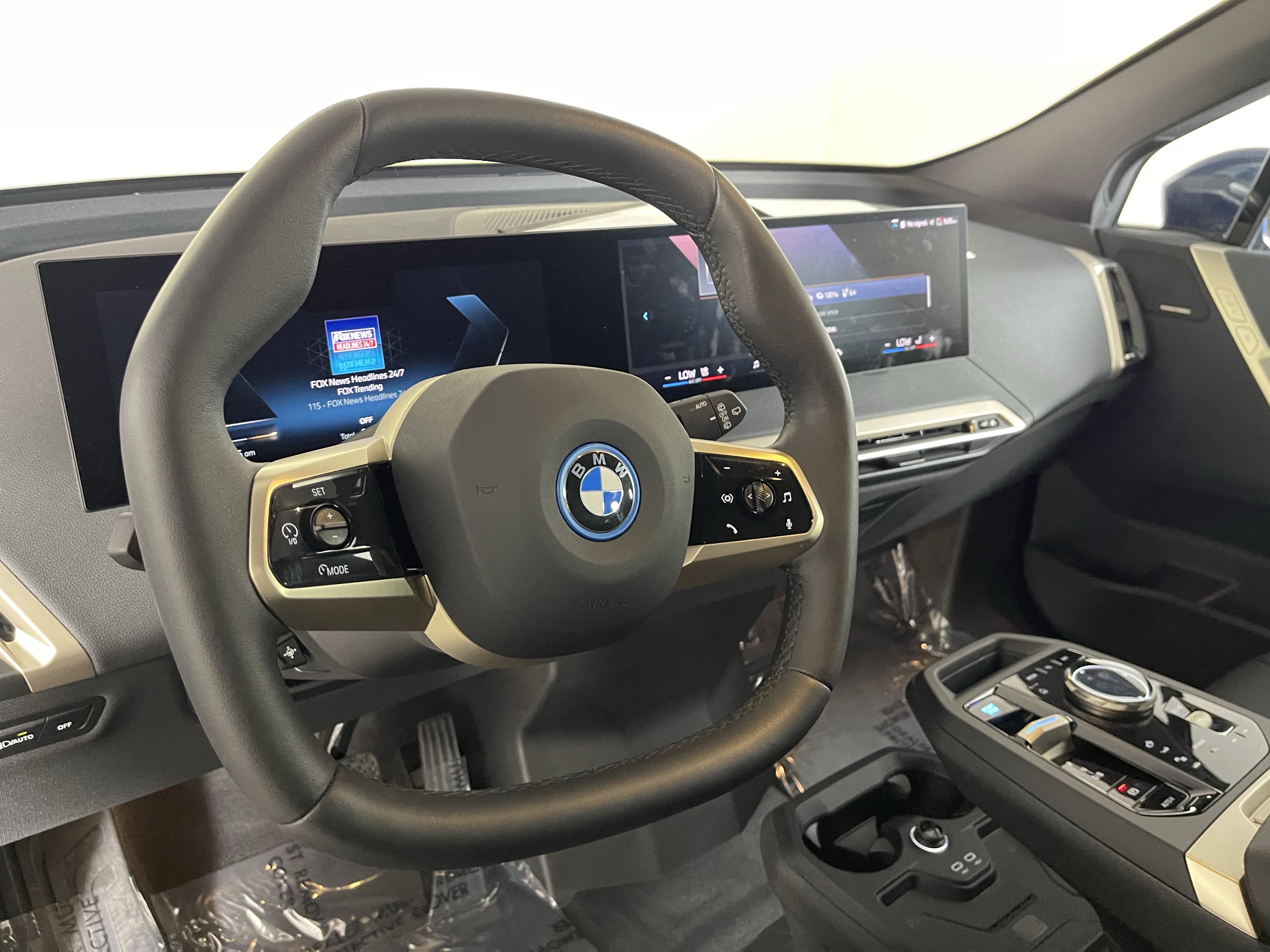 Certified 2025 BMW iX xDrive50 image 12