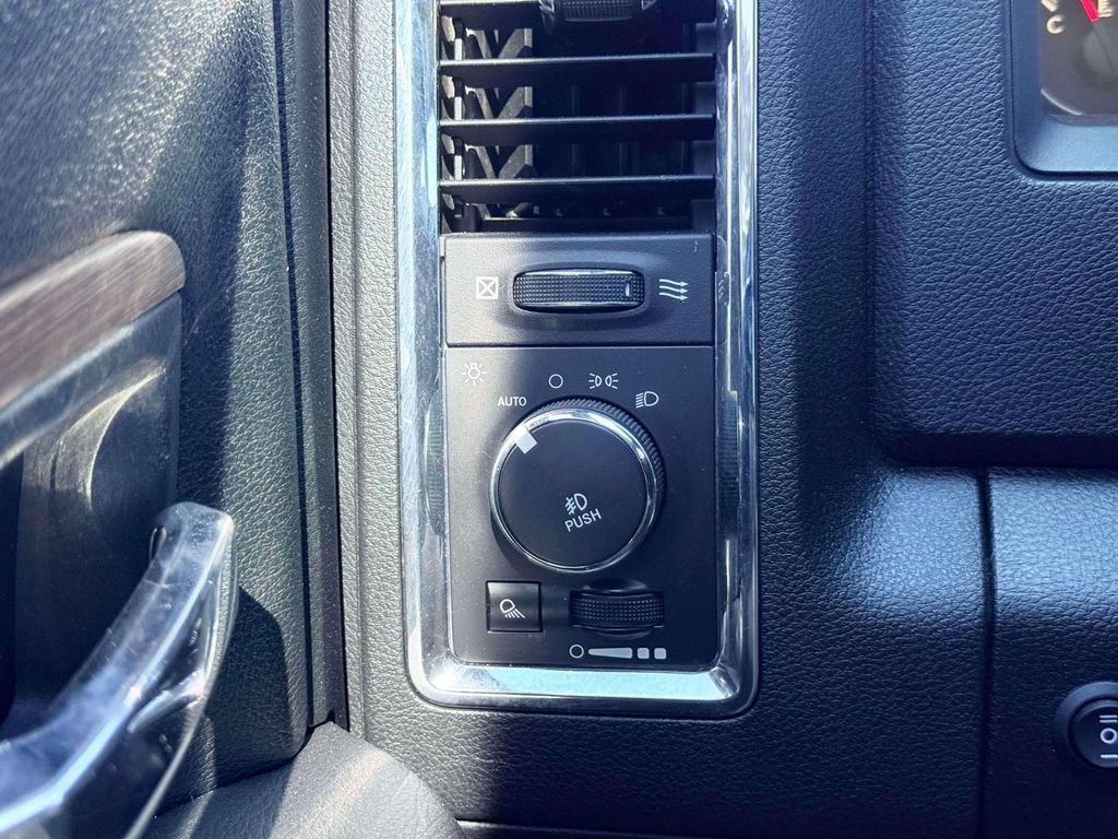 Used 2016 RAM 1500 Laramie AWD/4WD image 21