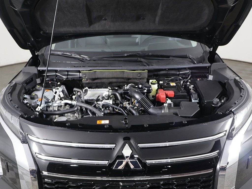 New 2026 Mitsubishi Outlander SE image 25