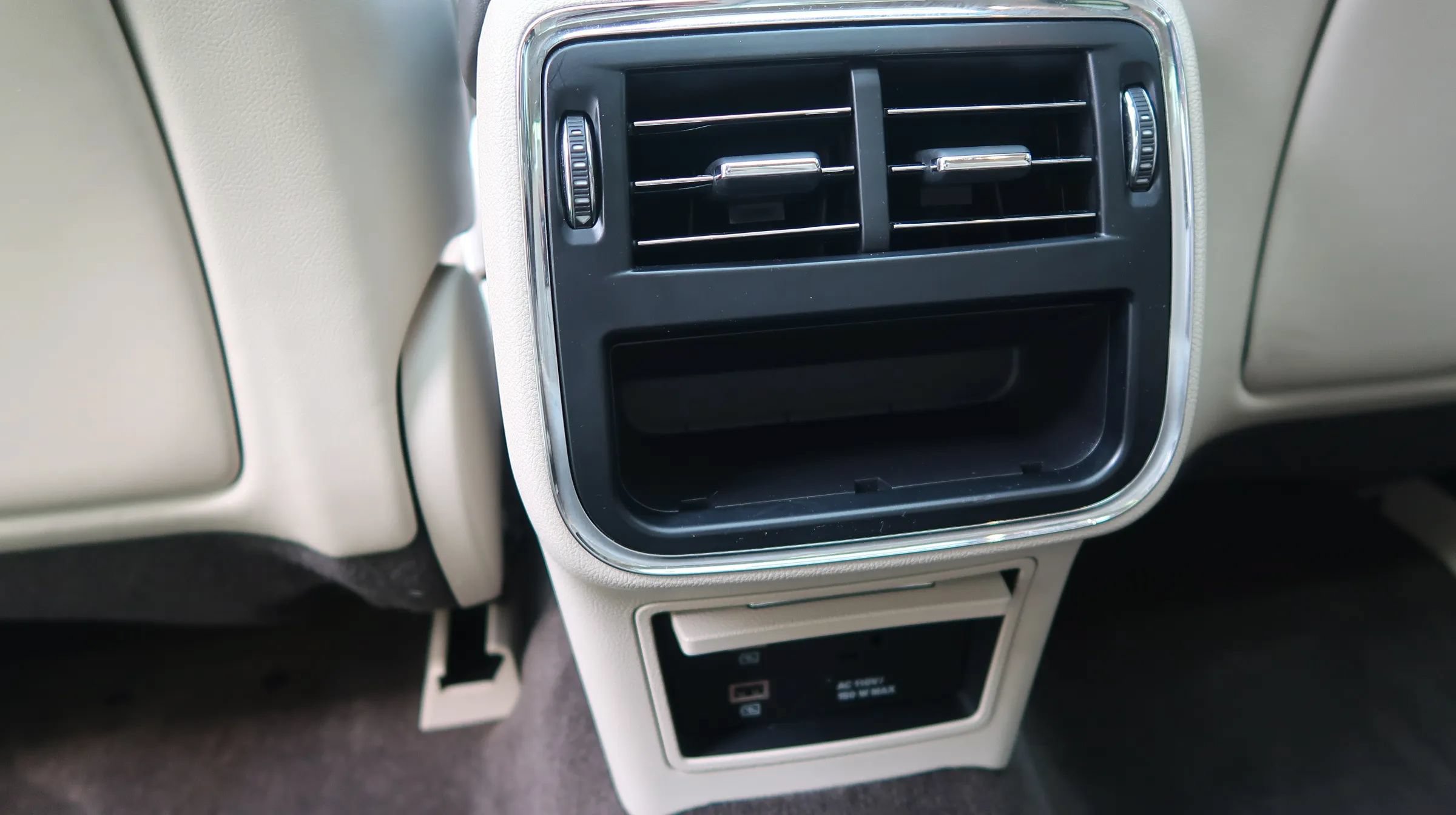 Used 2018 Lincoln Continental Reserve w/ Rear-seat Package FWD image 42
