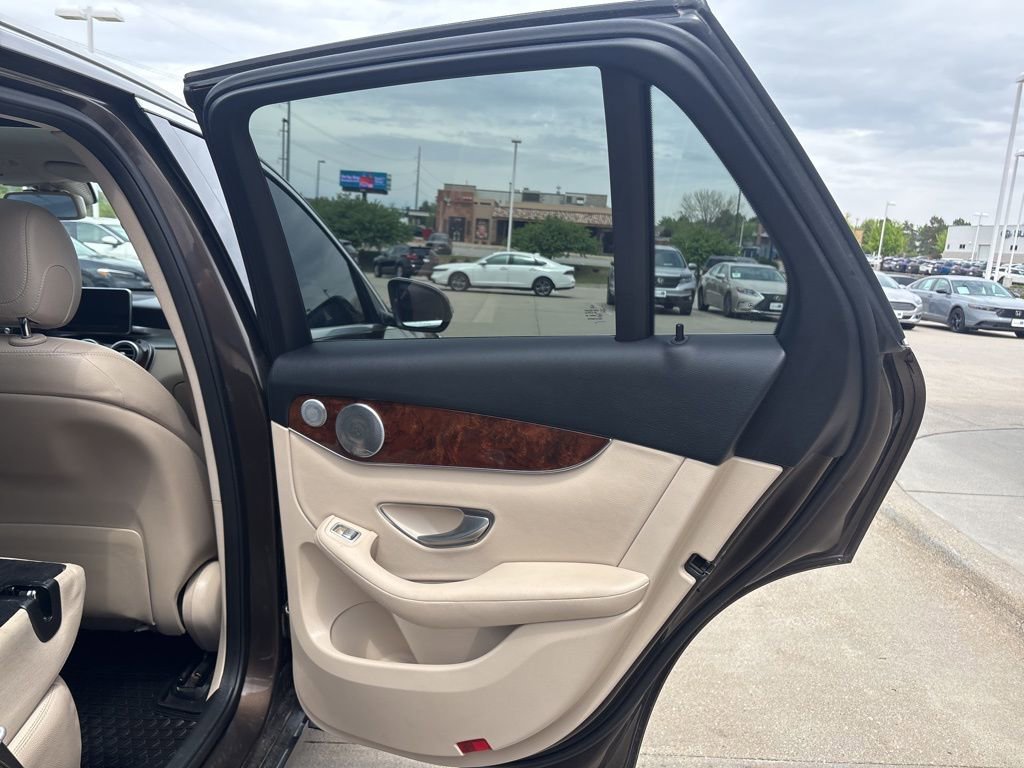 Used 2016 Mercedes-Benz GLC 300 4MATIC image 35