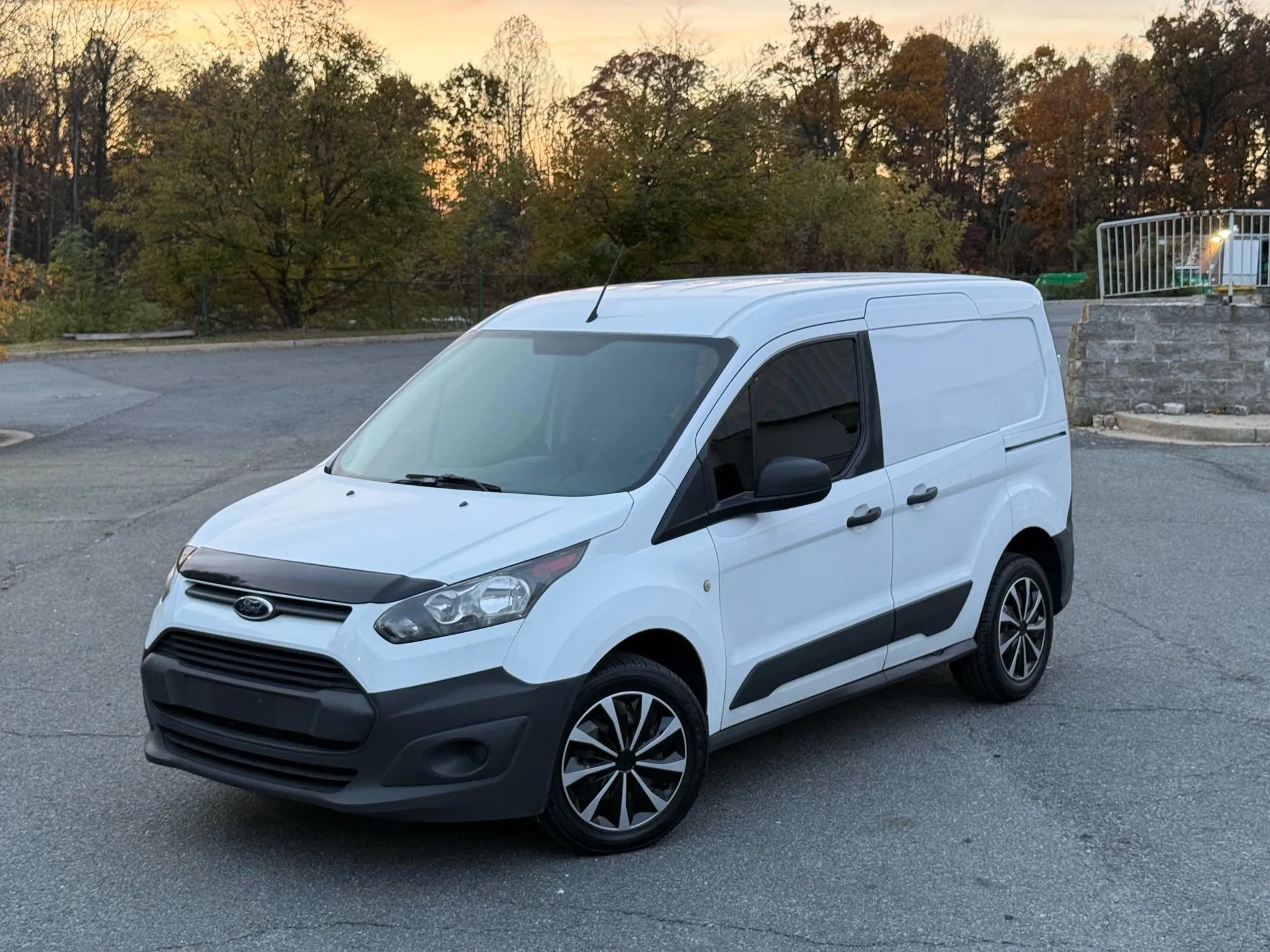 Used 2015 Ford Transit Connect XL image 1