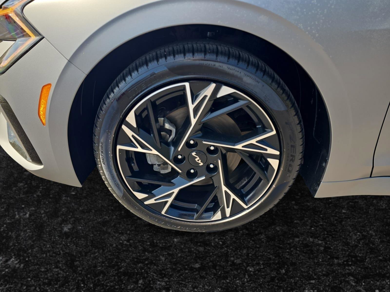 Used 2025 Kia K5 GT-Line w/ GT-Line Premium Package image 9