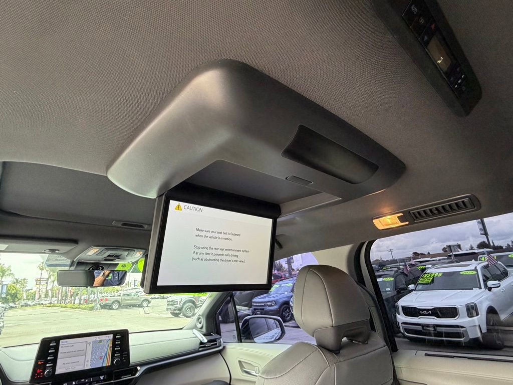 Used 2024 Toyota Sienna Limited FWD image 37