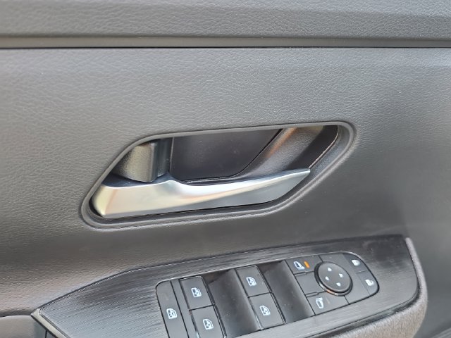 New 2026 Nissan Kicks SV w/ SV Premium Package FWD image 20