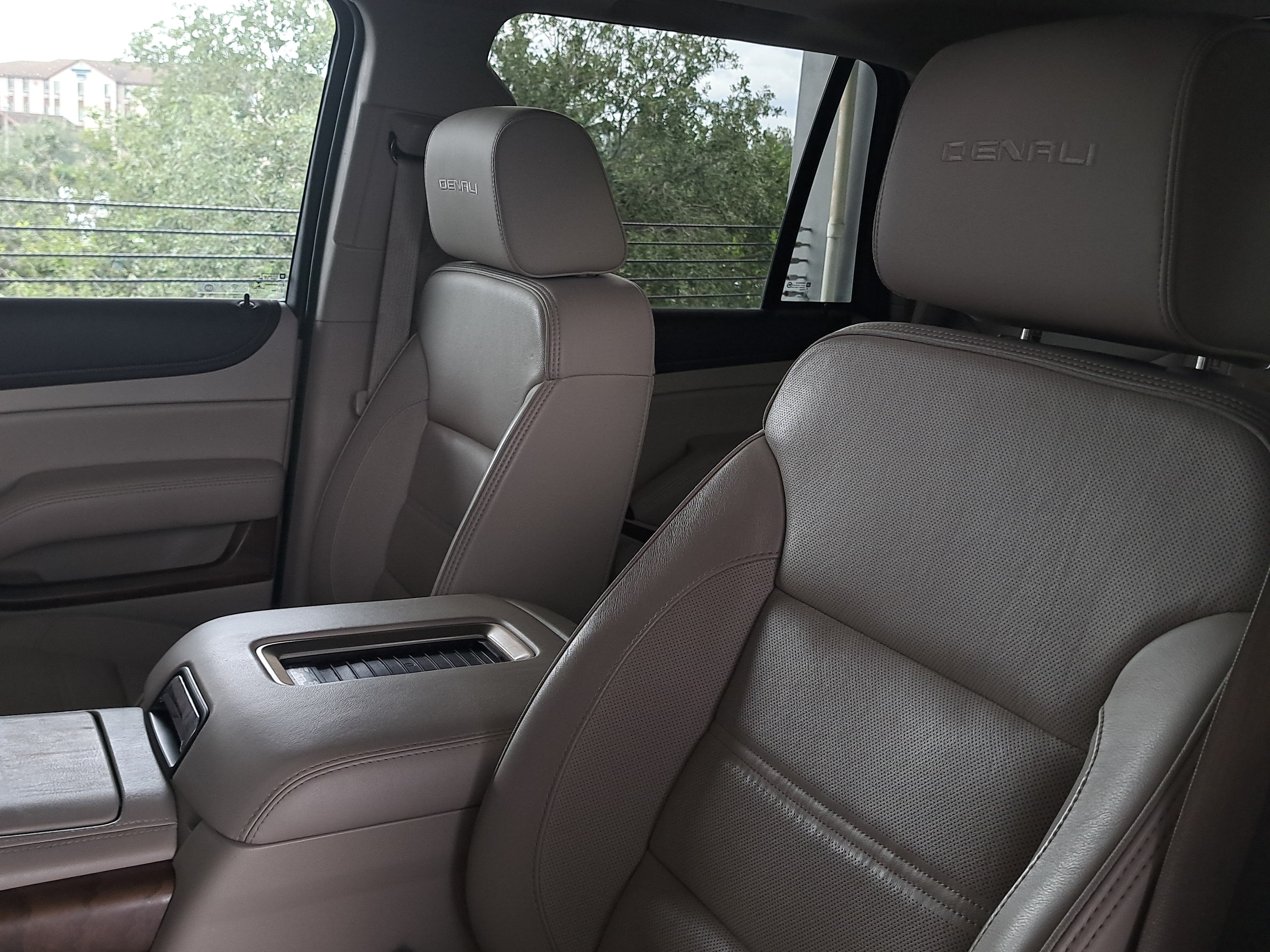 Used 2020 GMC Yukon Denali AWD/4WD image 19