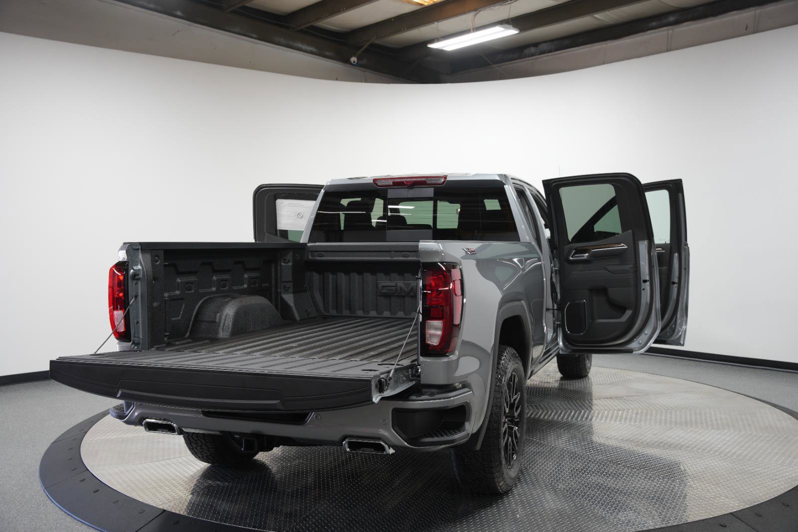 New 2025 GMC Sierra 1500 Elevation image 12