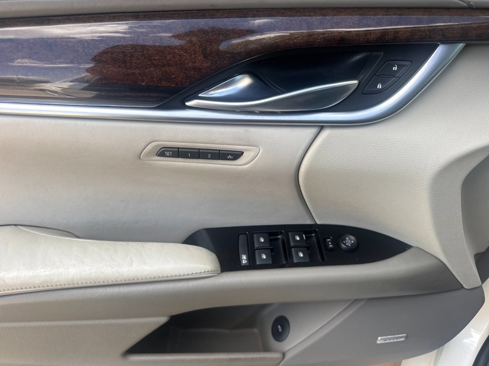 Used 2014 Cadillac XTS Platinum FWD image 11