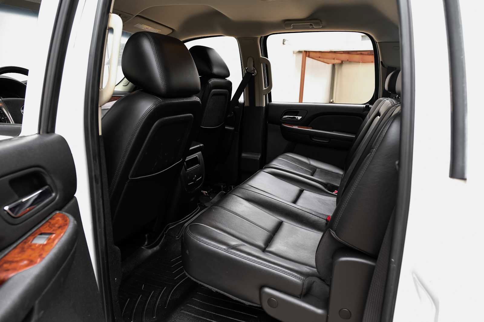 Used 2010 GMC Sierra 3500 SLT w/ SLT Convenience Package image 36